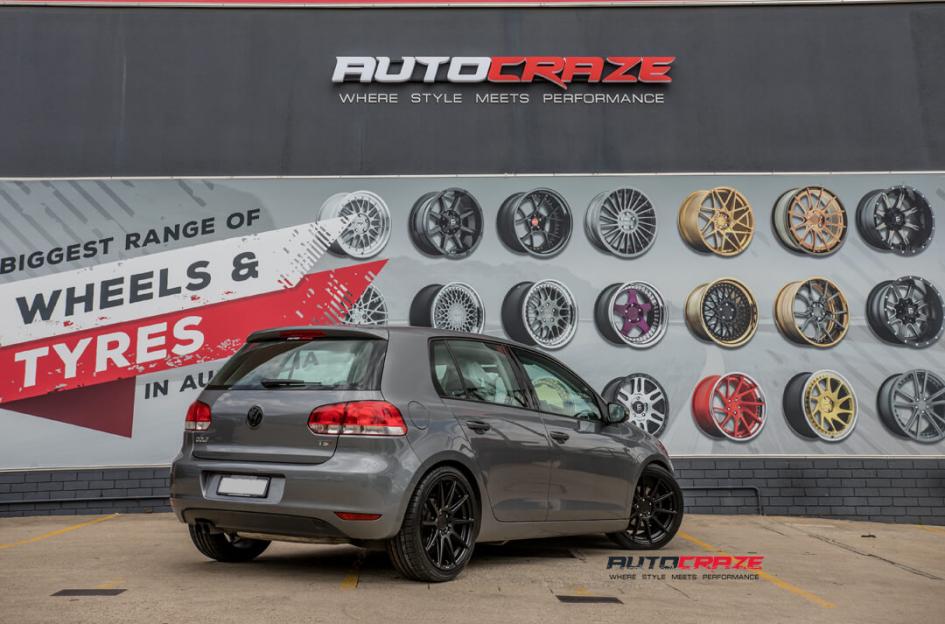 VOLKSWAGEN GOLF ESSEN SATIN BLACK